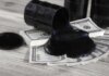 Цены на нефть упали ниже 80 долларов за баррель