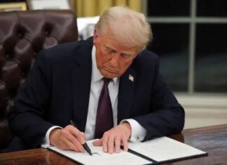 Трамп продлил на 90 дней разрешение иностранным судам перевозить нефть между портами США