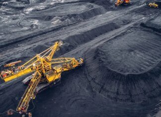 Индия увеличивает планы по добыче угля несмотря на глобальное падение спроса