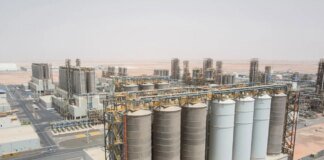 Тайные перевозки нефти через Ормузский пролив сдерживают рост мировых цен — Bloomberg