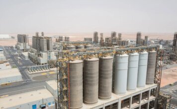 Тайные перевозки нефти через Ормузский пролив сдерживают рост мировых цен — Bloomberg