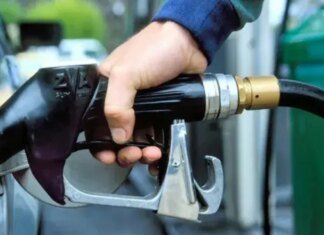 В москве сети АЗС ограничили продажу бензина и дизтоплива