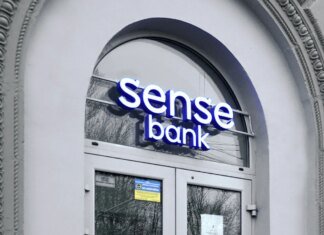 Правительство отстранило председателя наблюдательного совета Сенс Банка и инициировало отстранение председателя правления — Корецкий