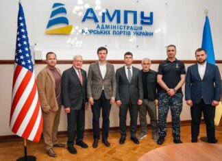 Кит Келлог прибыл в Украину с визитом и посетил Одесский порт