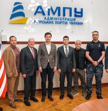 Кит Келлог прибыл в Украину с визитом и посетил Одесский порт