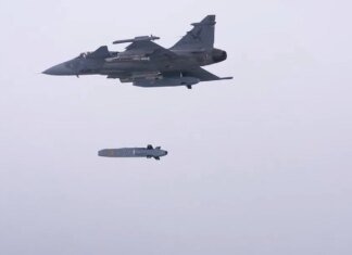 Швеция впервые запустила ракету Taurus с истребителя Gripen