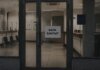 россияне забирают деньги из банков на фоне массового сокращения сети отделений