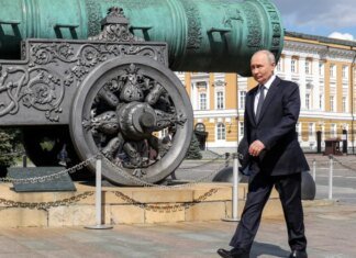 Из-за расходов на войну Россия сократила бюджетные расходы на 35% на фоне роста дефицита