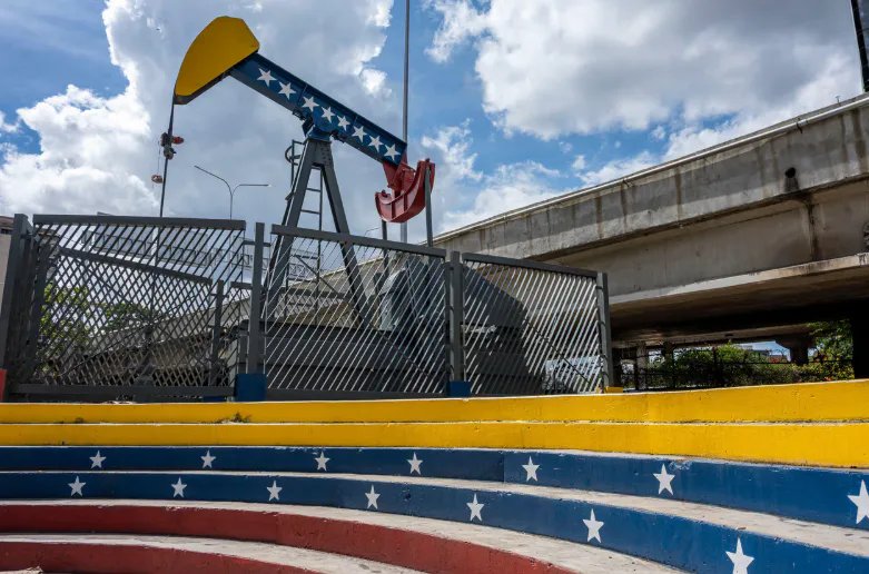 США ведут переговоры с Венесуэлой о масштабной нефтяной сделке — Axios