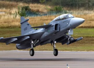 Saab впервые подняла в воздух двухместный Gripen F — почему эта версия важна для Украины