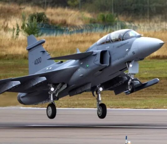 Saab впервые подняла в воздух двухместный Gripen F — почему эта версия важна для Украины