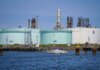 Нефть Brent подскочила на 1,6% почти до $90 за баррель из-за обострения на Ближнем Востоке