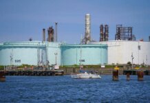 Нефть Brent подскочила на 1,6% почти до $90 за баррель из-за обострения на Ближнем Востоке