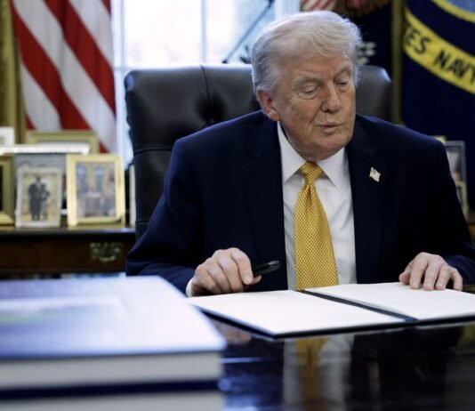 Трамп отверг просьбу Зеленского о ракетах для Patriot, — FT