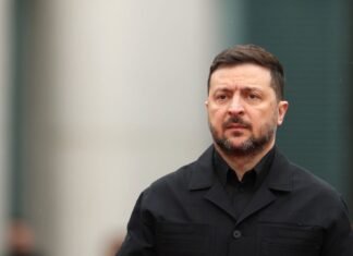 Зеленский поручил создать закон о защите национальных святынь Украины