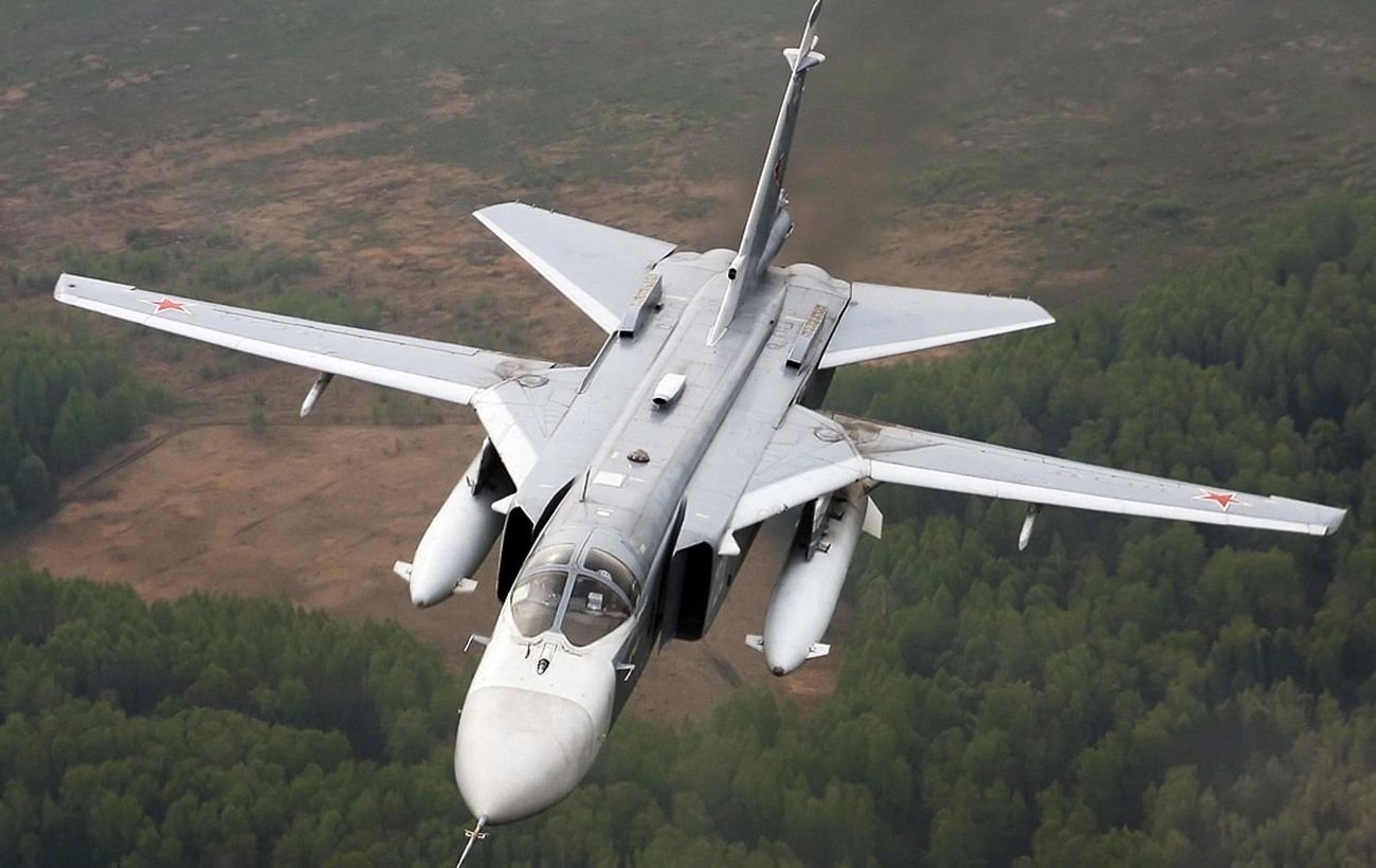 Силы обороны уничтожили российский Су-24М на аэродроме «Саки» в Крыму, — Зеленский