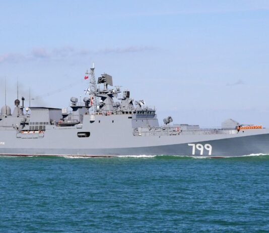 Флот РФ мог остаться без двух кораблей для запуска «Калибров»: снимки со спутников