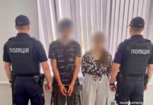 По $20 тысяч за сожженный автомобиль: в Одессе парень и девушка устроили серию поджогов