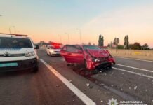 Уснул и влетел в грузовик: в Одесской области ДТП оставило трех человек в больнице