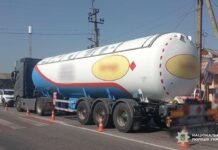 В Одесской области грузовик сбил женщину на пешеходном переходе: ее госпитализировали