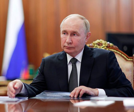Предвыборная паранойя: Путин расправляется с «оппозицией» на фоне собственных низких рейтингов — The Telegraph