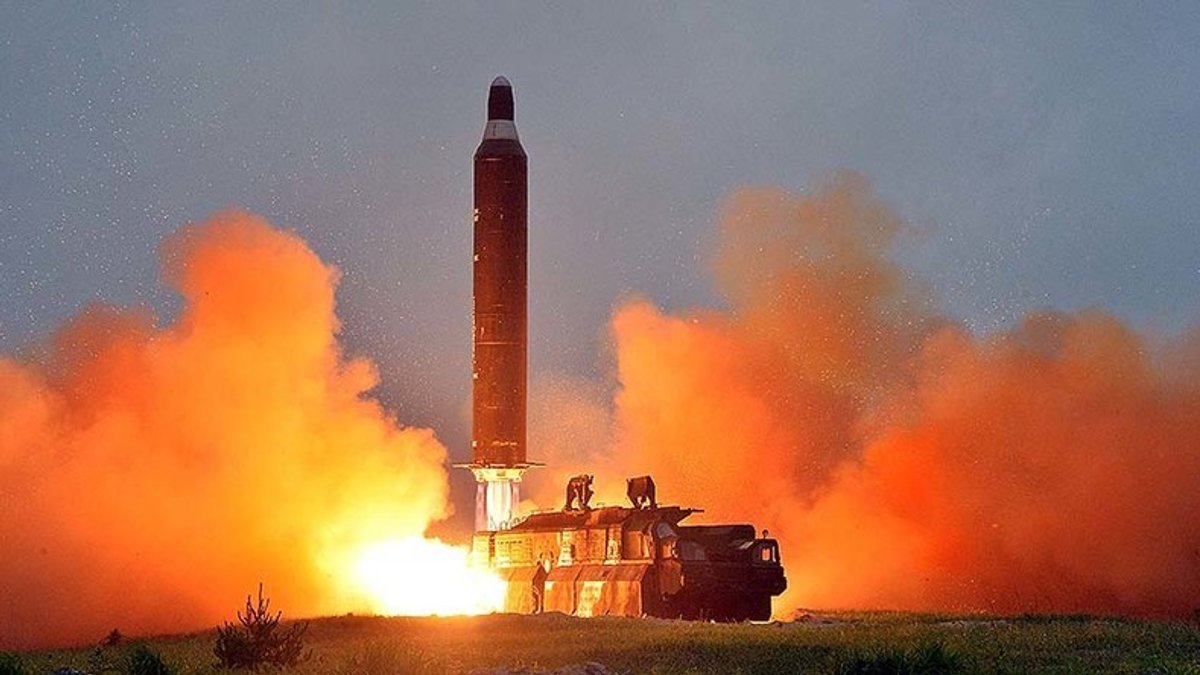 Россия впервые получила от Северной Кореи тяжелые баллистические ракеты KN-30: чем они опасны