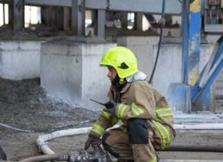 Пожар в Одессе: из горящего дома спасли трех человек, среди них ребенок