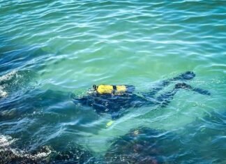 Волна накрыла и утащила в море: на пляже в Одессе исчез мужчина
