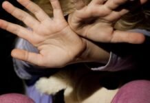 11-летняя школьница покончила с собой после булинга в Черкасской области: что говорят в полиции