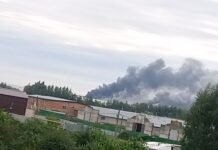 В России горит крупнейший логистический хаб Wildberries: пожар виден на километры вокруг