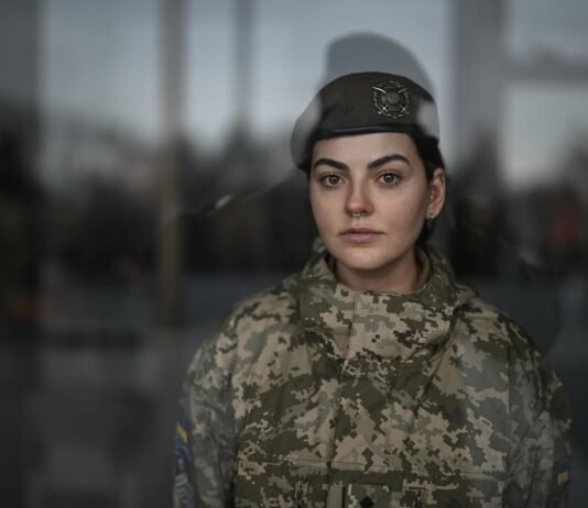 «В пехоту на Донбасс»: в бригаде «Рарог» заявили об угрозах военнослужащей после ссоры с Михайловой