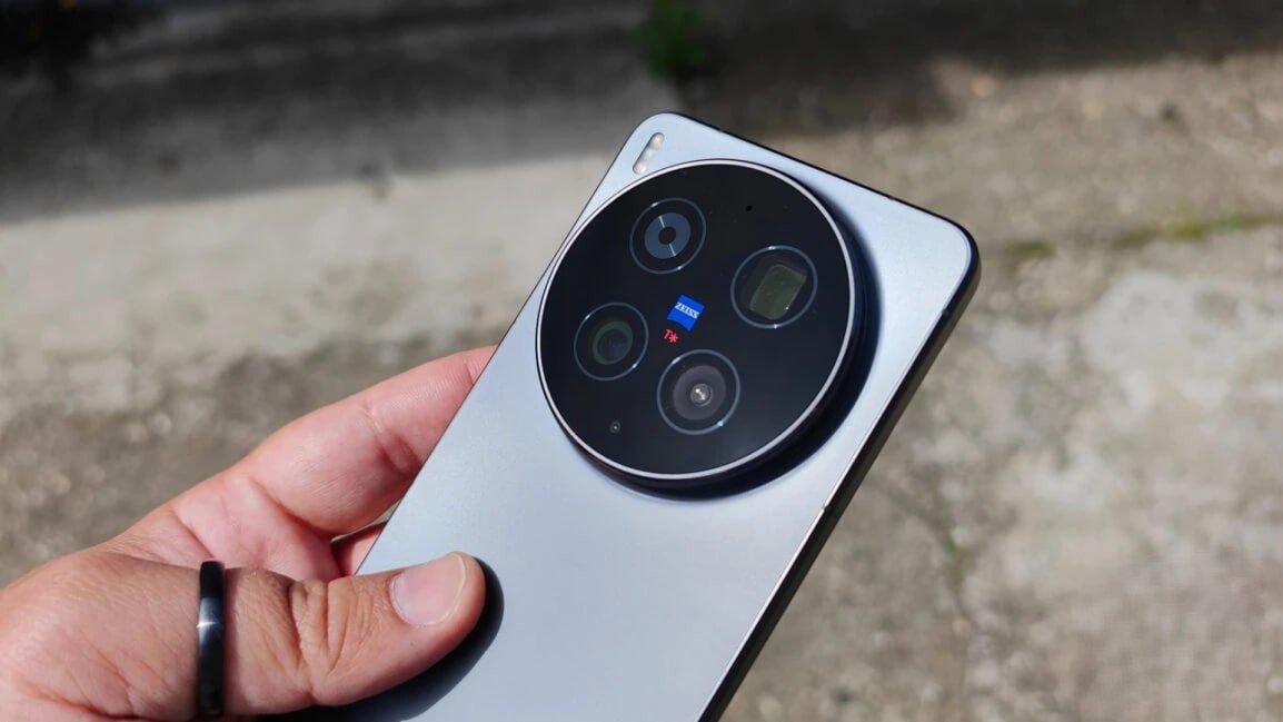 Мощная камера и плавный дисплей: смартфон Vivo X500 представлен перед запуском