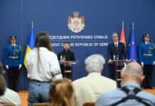 «В Белграде принимают нациста»: сербские фанаты с флагами РФ возмутились из-за визита Зеленского