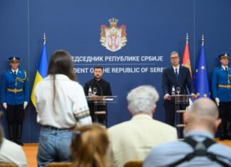 «В Белграде принимают нациста»: сербские фанаты с флагами РФ возмутились из-за визита Зеленского