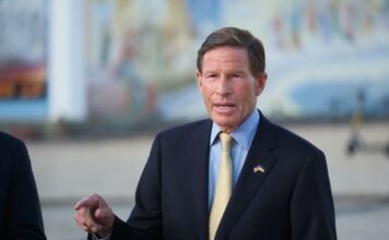 В США хотят ударить «кувалдой» по России: сенатор назвал сроки