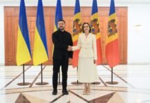 Санду вручила Зеленскому высшую государственную награду Молдовы
