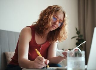 Переплата по налогам: можно ли вернуть лишние средства на свой счет