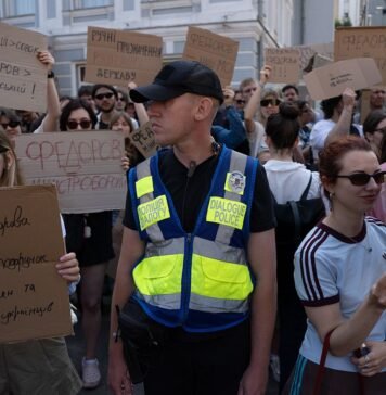 Месяц протестов за Федорова. В центре Киева проходит очередное шествие (видео)
