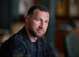 Из генерала — в гражданского. Как Хмара стал министром обороны
