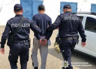 Подсел выпить, а потом получил отвертку: в Одесской области будут судить 20-летнего нападающего