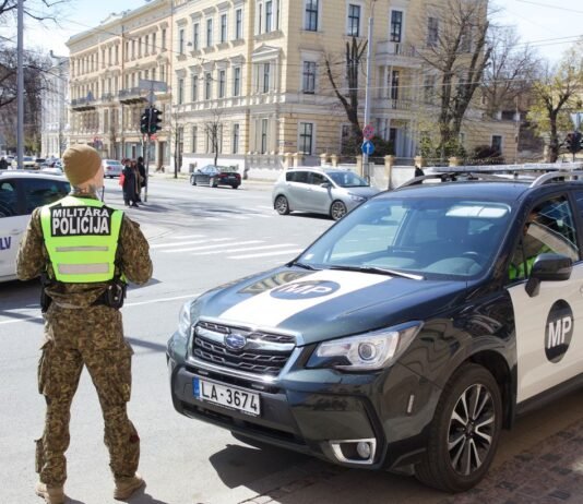 Неизвестные принесли траурные венки в оборонные компании ЕС, в Литве заподозрили РФ, — Delfi