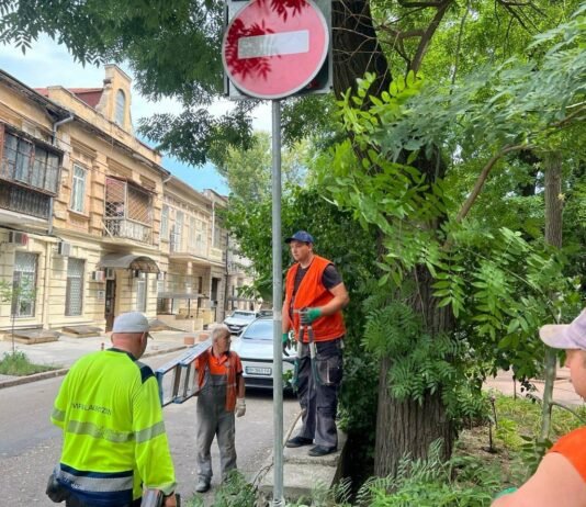 Светофоры вернули к работе: какие перекрестки в Одессе уже стали безопаснее