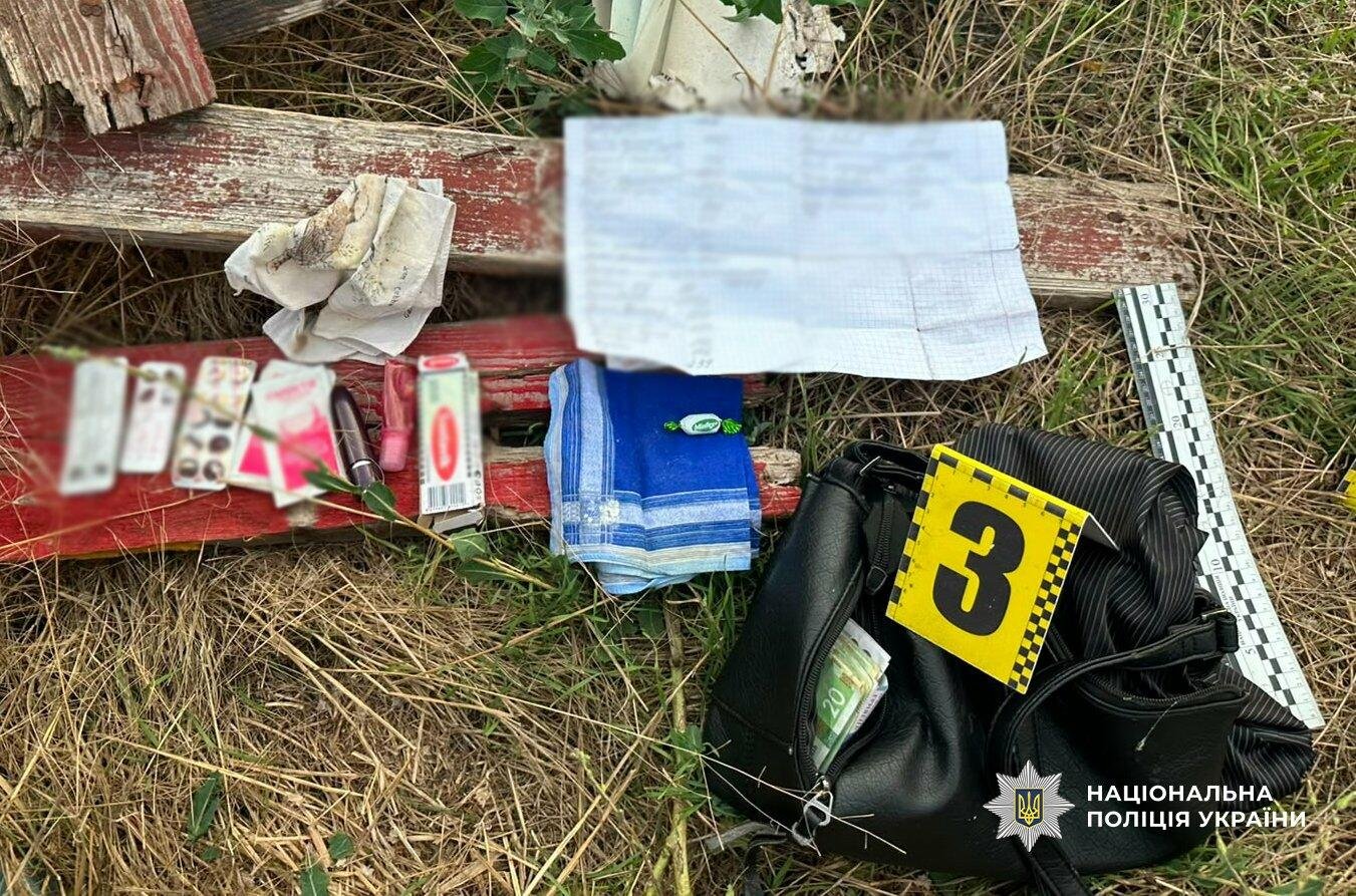 Ударил женщину в лицо и вырвал сумку: в Одессе задержан 22-летний грабитель