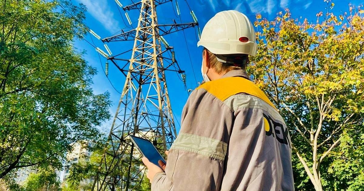 После атаки 9 августа продолжается «битва» за свет: энергетики уже вернули электричество 128,4 тысяч семей на Одесщине