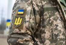Одесский ТЦК прокомментировал видео, где мужчина в военной форме бьет подростка: подробности
