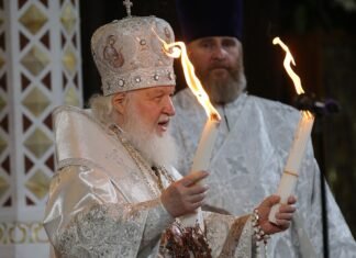 В России официально благословляют войну: РПЦ утвердила не менее 12 молитв