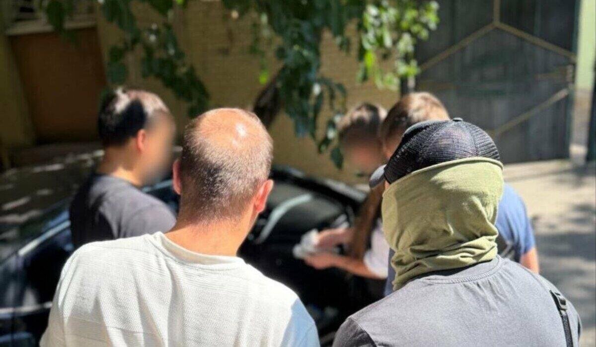 Без $1000 не поступишь: чиновника одесского колледжа подозревают в схеме с абитуриентом