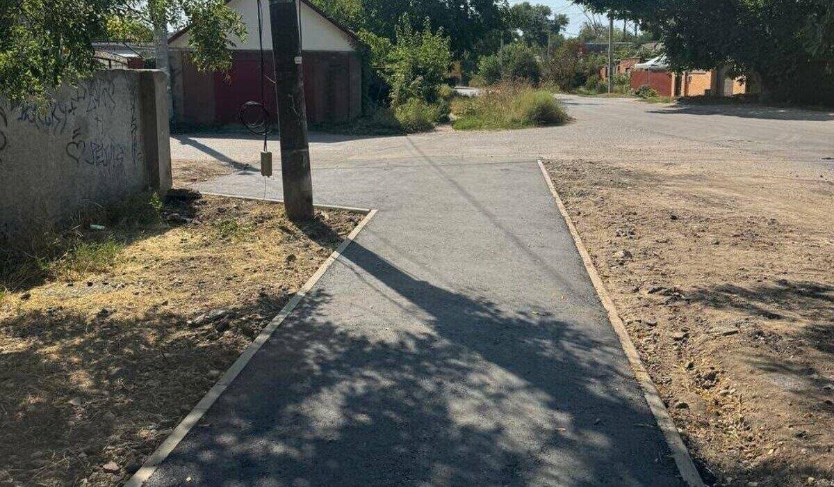 Новый асфальт и тротуары: в Одессе завершили ремонт улицы Моторной
