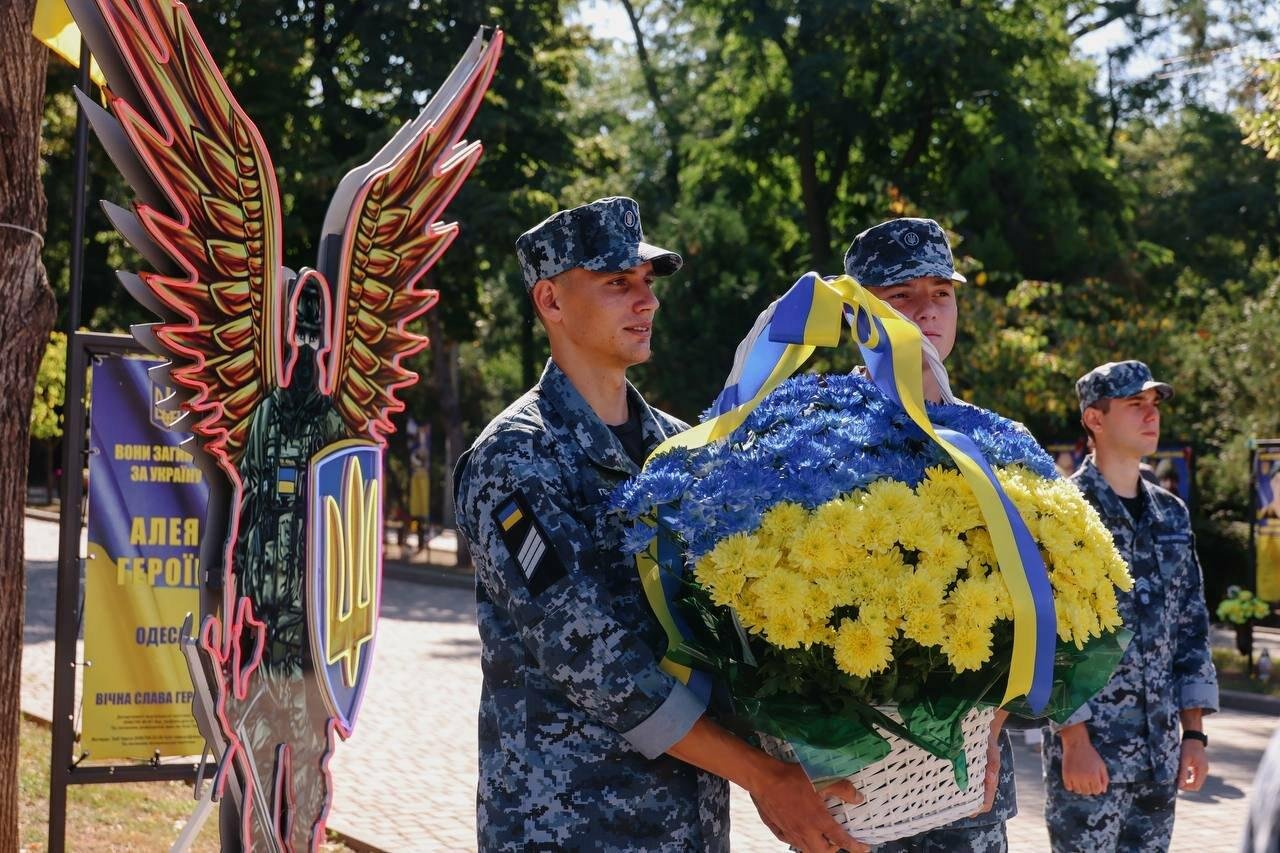 Еще 48 имен навсегда на Аллее Героев: в Одессе почтили павших защитников