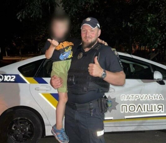Сам играл на улице в темноте: в Одессе нашли 5-летнего мальчика